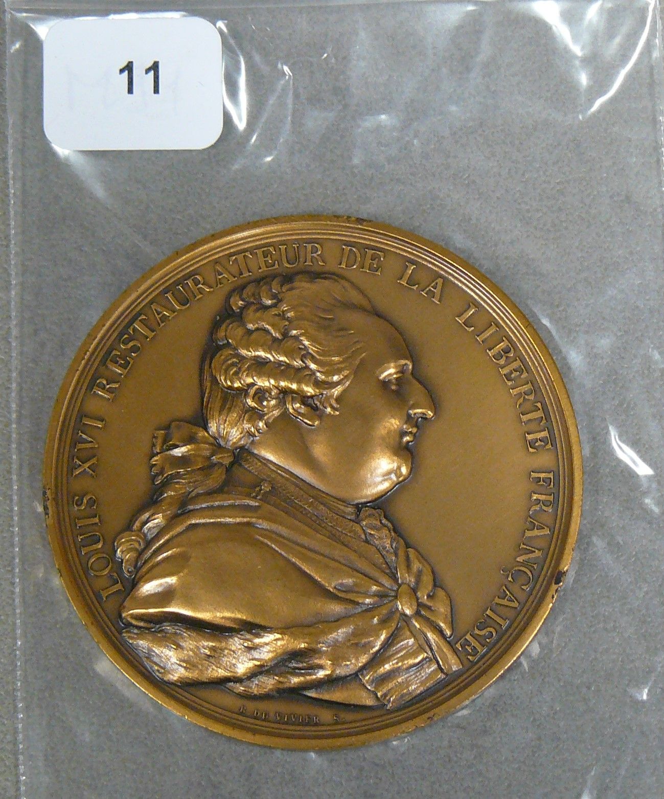 Null une très belle médaille en bronze de Louis XVI Restaurateur de la Liberté F&hellip;