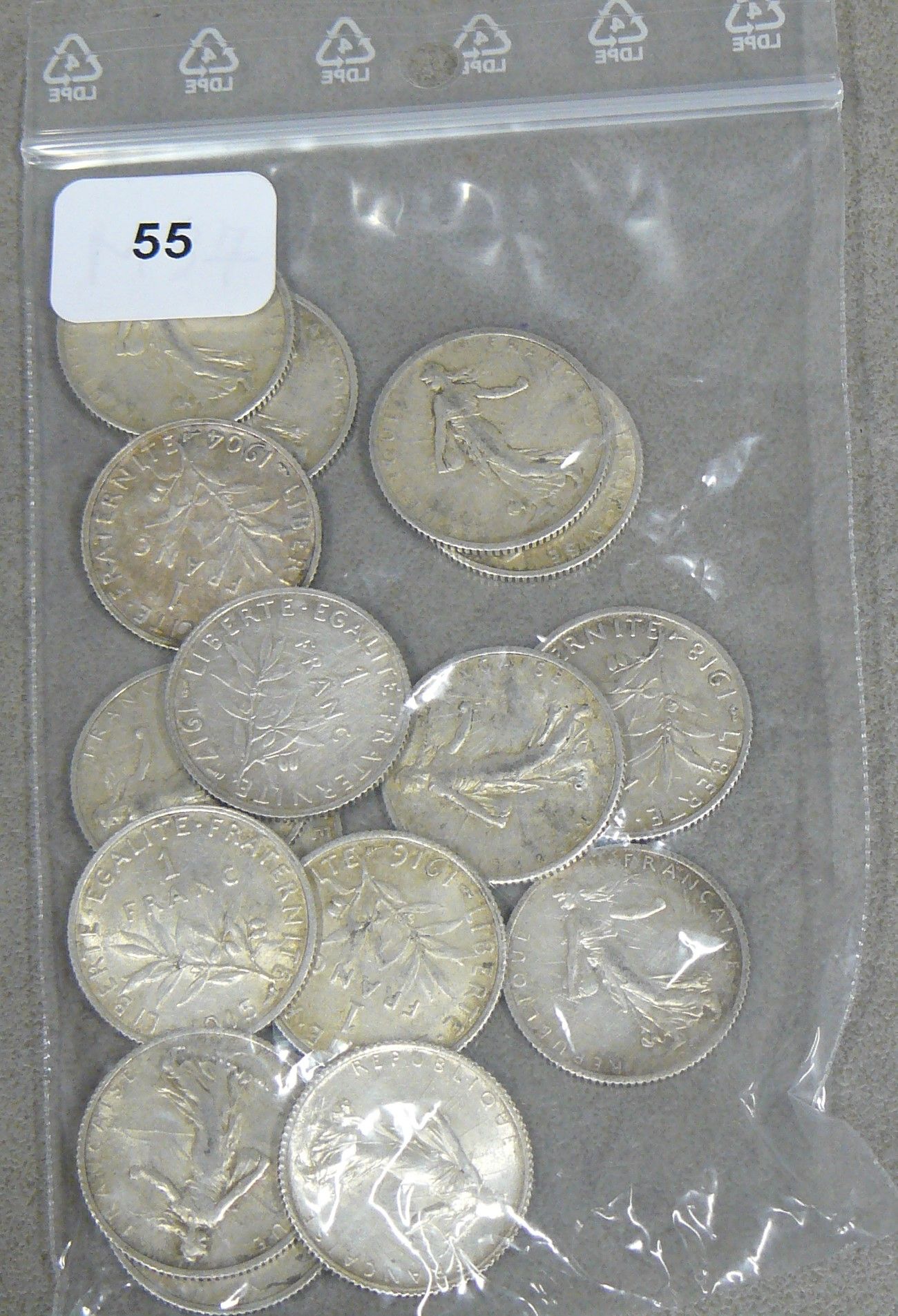 ARGENT un lot de 17 pièces de 1 franc Semeuse en argent - Années et états divers