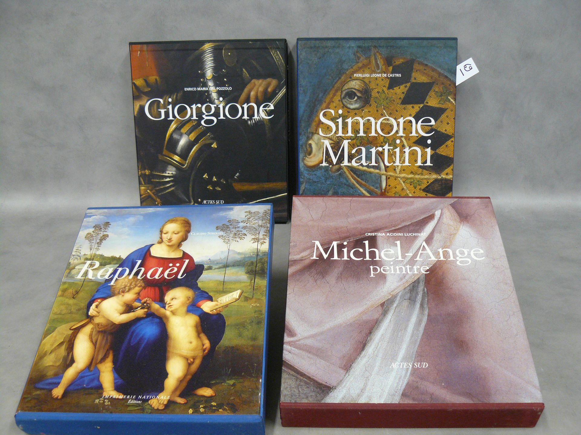 PEINTRES 一套4本关于画家的书：米开朗基罗；西蒙-马尔蒂尼；拉斐尔；乔治亚涅