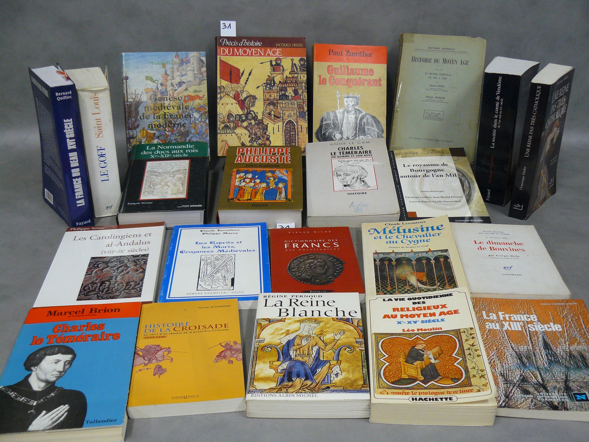 Moyen Age lotto di 22 libri sul Medioevo tra cui: la Francia nel XVI secolo
