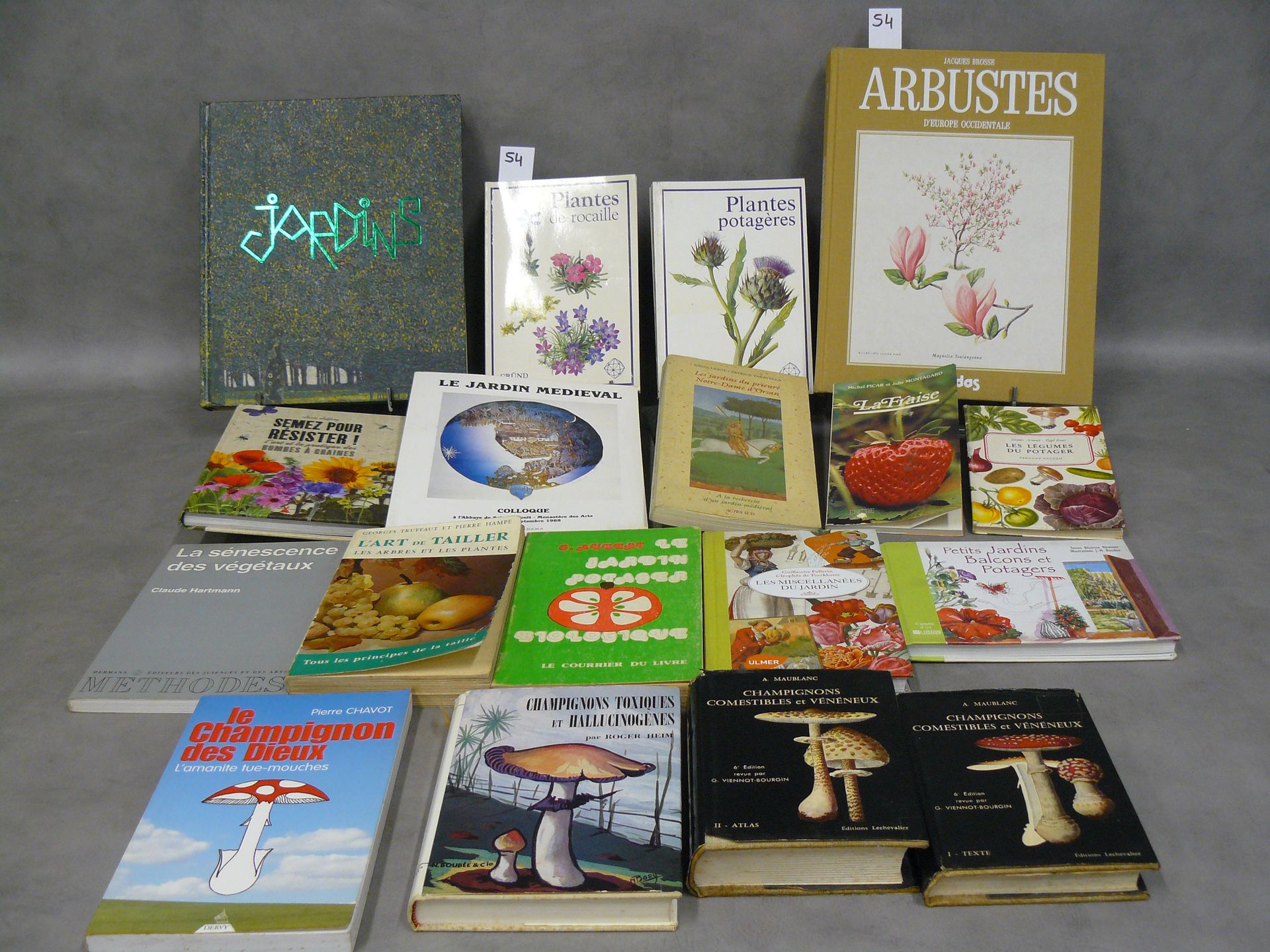 Plantes et Jardins lot of 18 books on plants and gardens and mushrooms including&hellip;