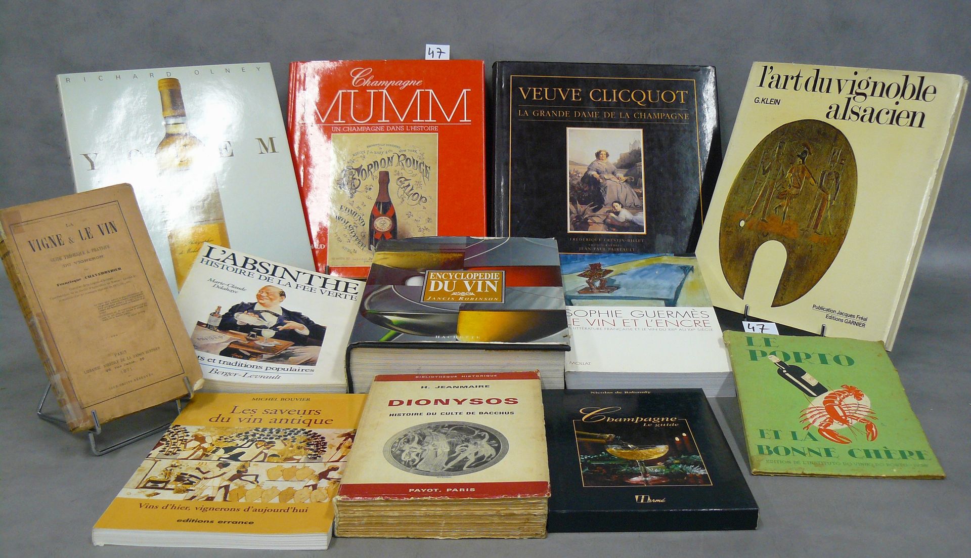 VINS lot of 12 books on wines and champagne including : Yquem