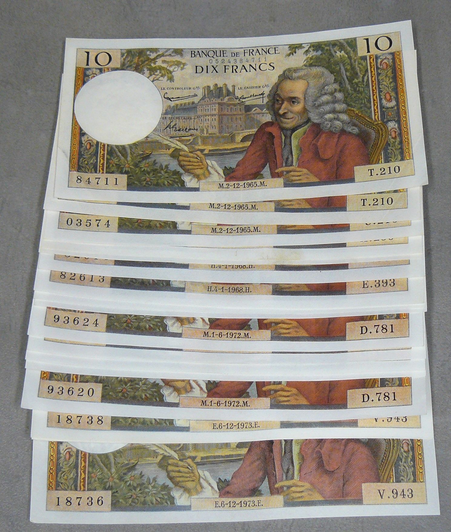 Null 10法郎（伏尔泰）--1963年型--Fayette 62--一整批17张纸币，有些是连续的数字--字母210 T（2号84710和84711），21&hellip;