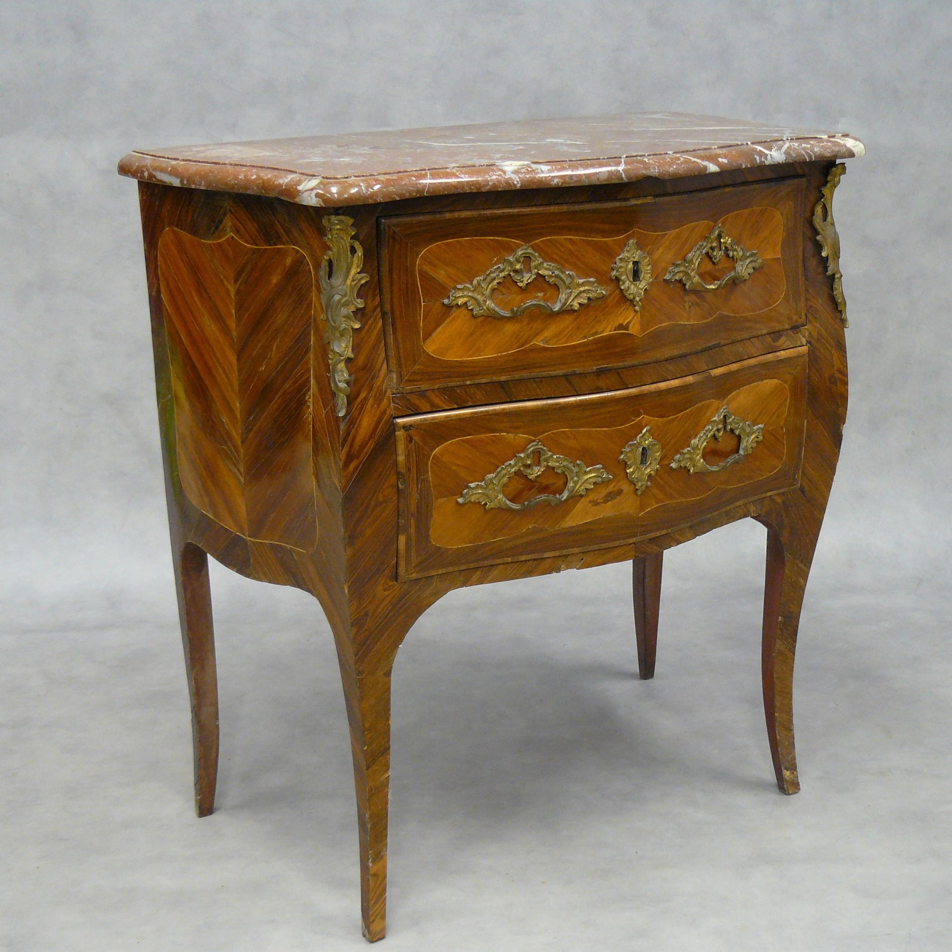 VILLEDIEU a small Louis XV chest of drawers in wood veneer inlaid with nets, ope&hellip;