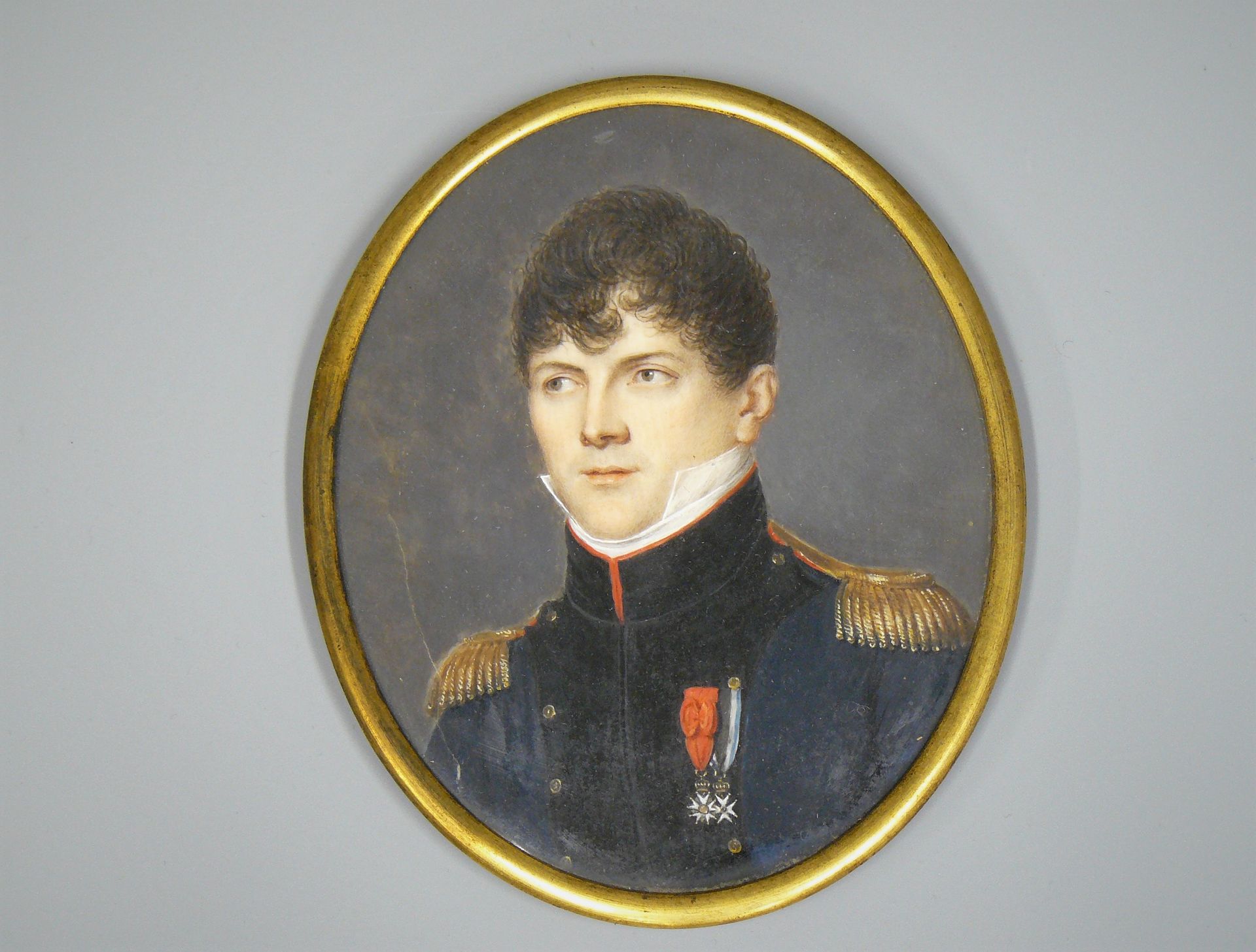 Null 纪尧姆-多德-德拉布鲁内里元帅（1775-1851）法国第一帝国的将军，1847年法国元帅。根据血统提供：象牙上的微型画像（左边缘有裂痕），椭圆形，玻&hellip;