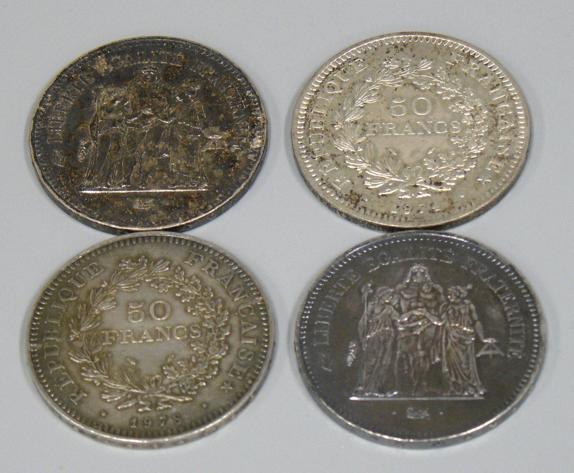 Null un lot de 4 pièces de 50 Francs Hercule en argent - Années diverses - Monna&hellip;