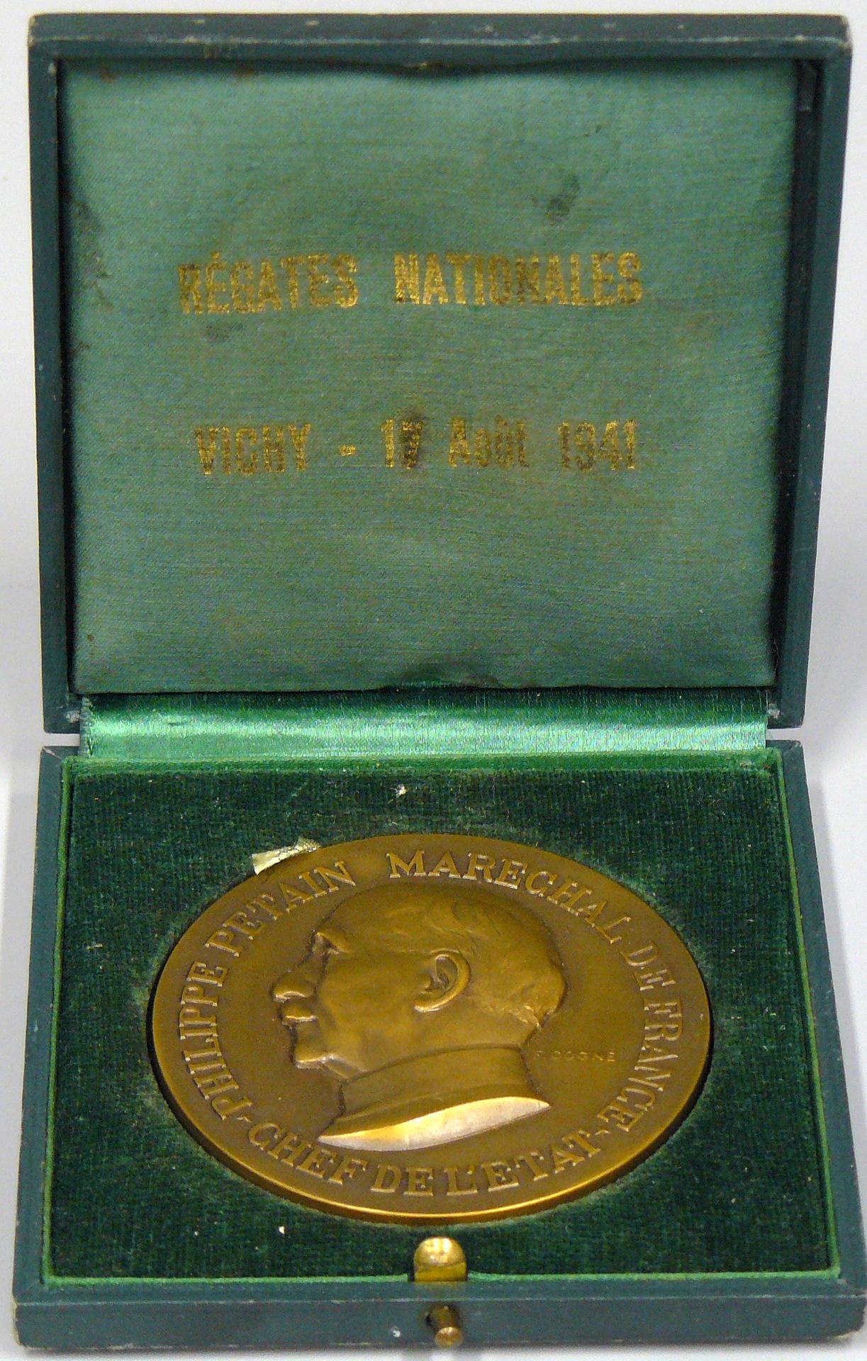 Null rare médaille en bronze de Philippe Pétain Maréchal de France, Chef de l'Et&hellip;