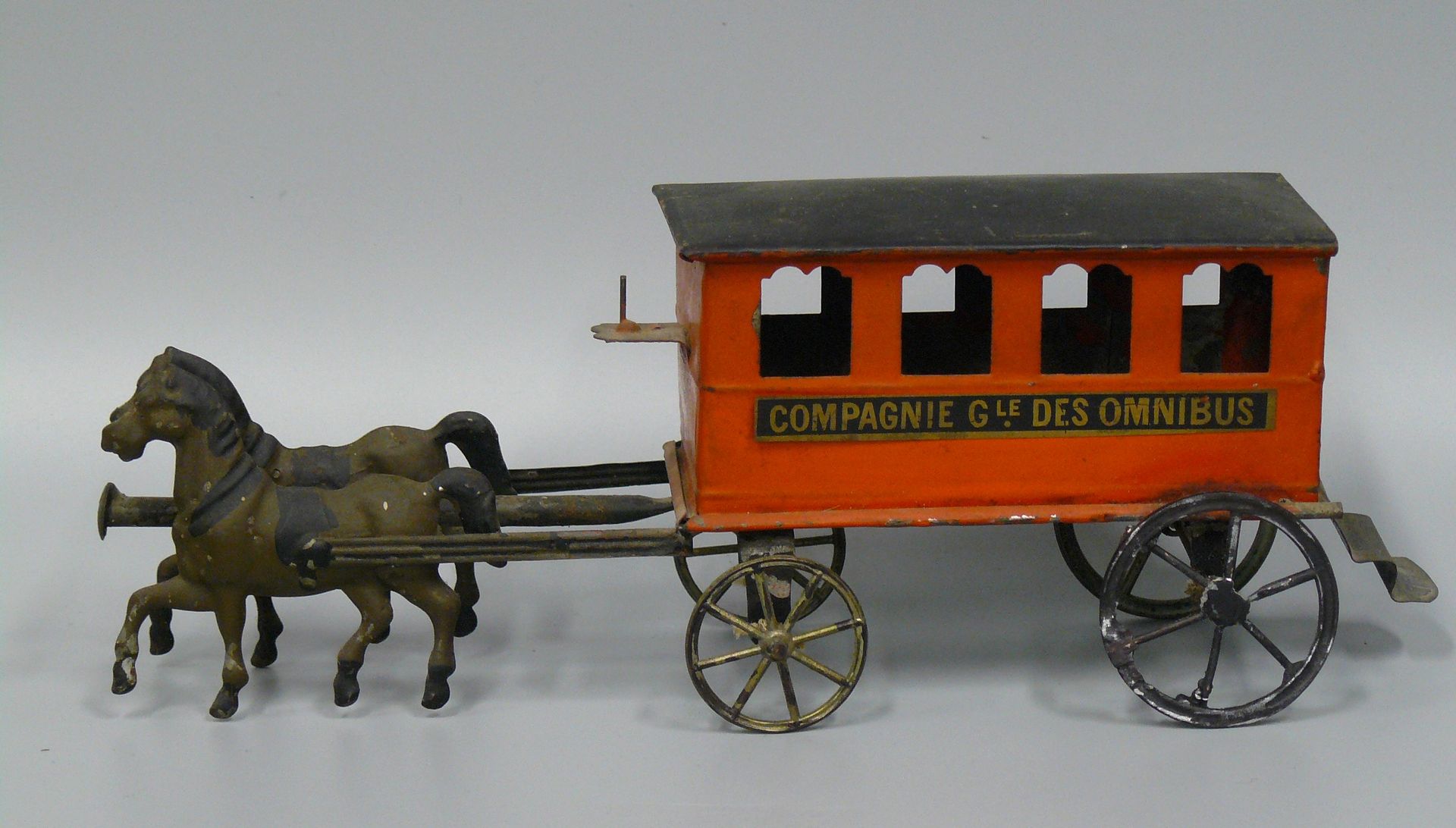 Null Compagnie Générale des Omnibus : jouet en tôle peinte tiré par deux chevaux&hellip;
