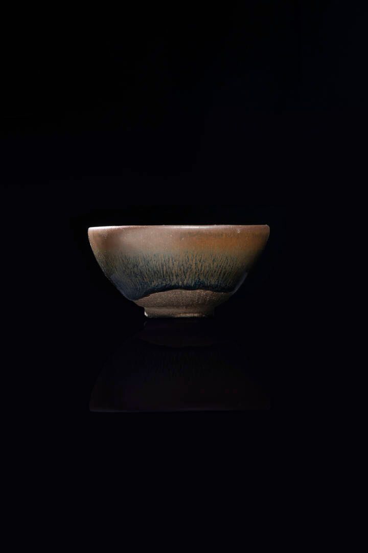 PICCOLA COPPA JUN 小军碗
有棕色和黑色条纹的小钧碗，中国，宋代（960-1279年）
高4.5厘米
直径9厘米
