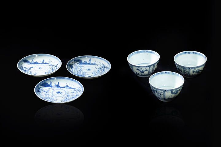 TRE TAZZINE CON PIATTO THREE CUPS WITH PLATE
Three porcelain cups with plate, de&hellip;