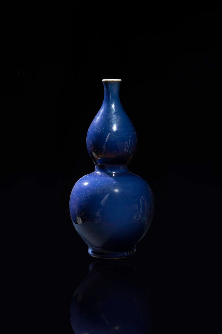 VASO VASE
Mitternachtsblaue monochrome Porzellan-Doppelkürbisvase, China, Qing-D&hellip;