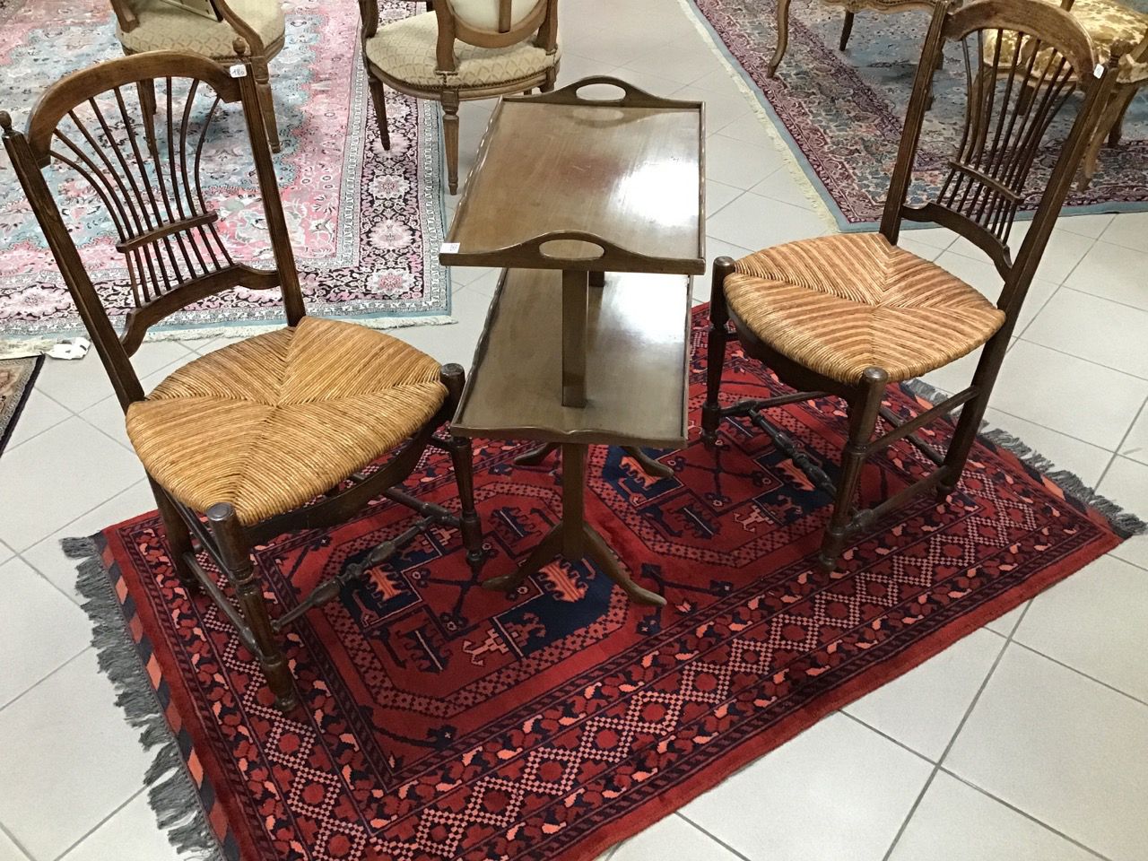 Null Pair of chairs XIX°siècle sitting in straw and a small table with two trays&hellip;