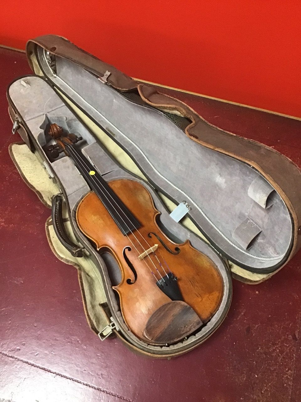 Null COLIN的小提琴，1820年左右在Mirecourt制造，底部有COLIN FILS的铁印，底部有Gerce的印记，长363毫米。