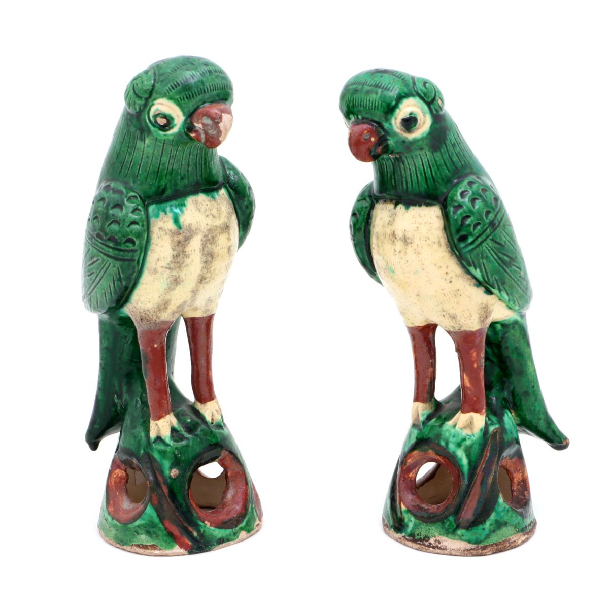 A PAIR OF PARROTS A PAIR OF PARROTS Biscuit, Qing Dynasty, naturalist decoration&hellip;