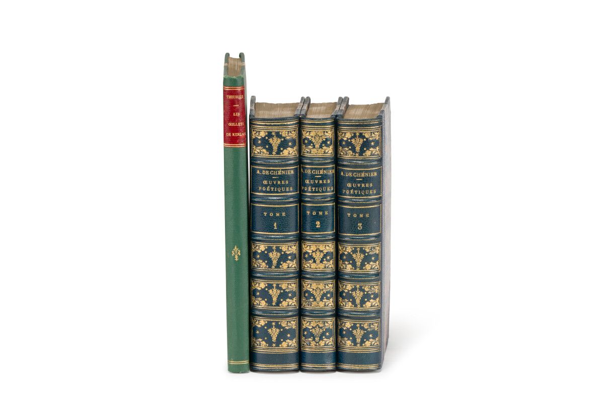 Null 安德烈-德-谢尼埃（André de CHÉNIER）。诗歌作品。巴黎，Lemerre，s.D.(1874).3卷12开本，午夜蓝色带角的半夏纹，书脊&hellip;