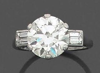 Null BAGUE «solitaire» en platine (min. 800‰) serti d'un diamant taille ancienne&hellip;