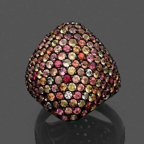 Null Diamond-shaped ring in vermeil (925‰) paved with precious stones.
Finger: 5&hellip;