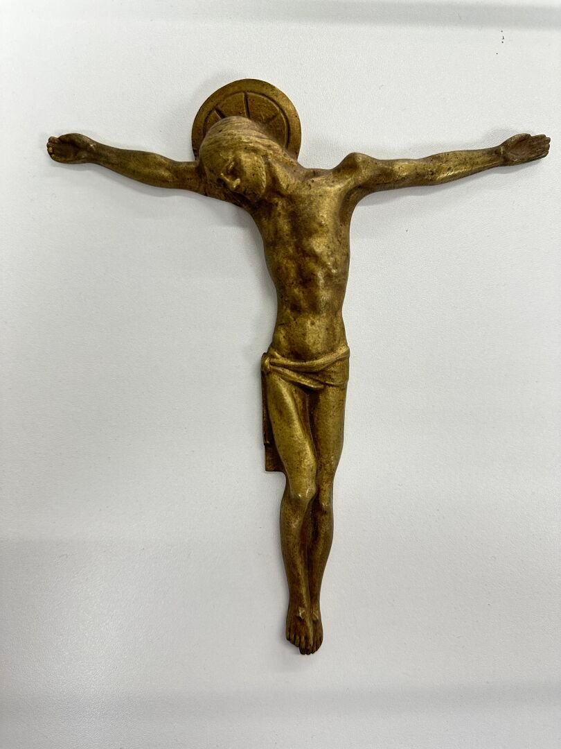 Null Christ en bronze.
XXe siècle. 
Haut. : 20 cm