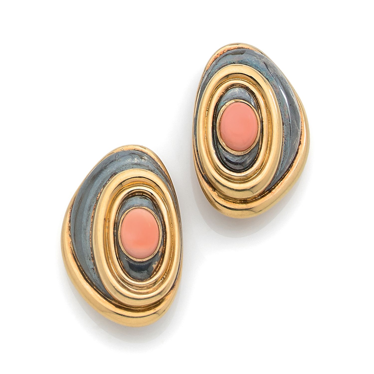 Null René BOIVIN

1980s

Pair of "Sea shells" clip earrings in 18K yellow gold

&hellip;