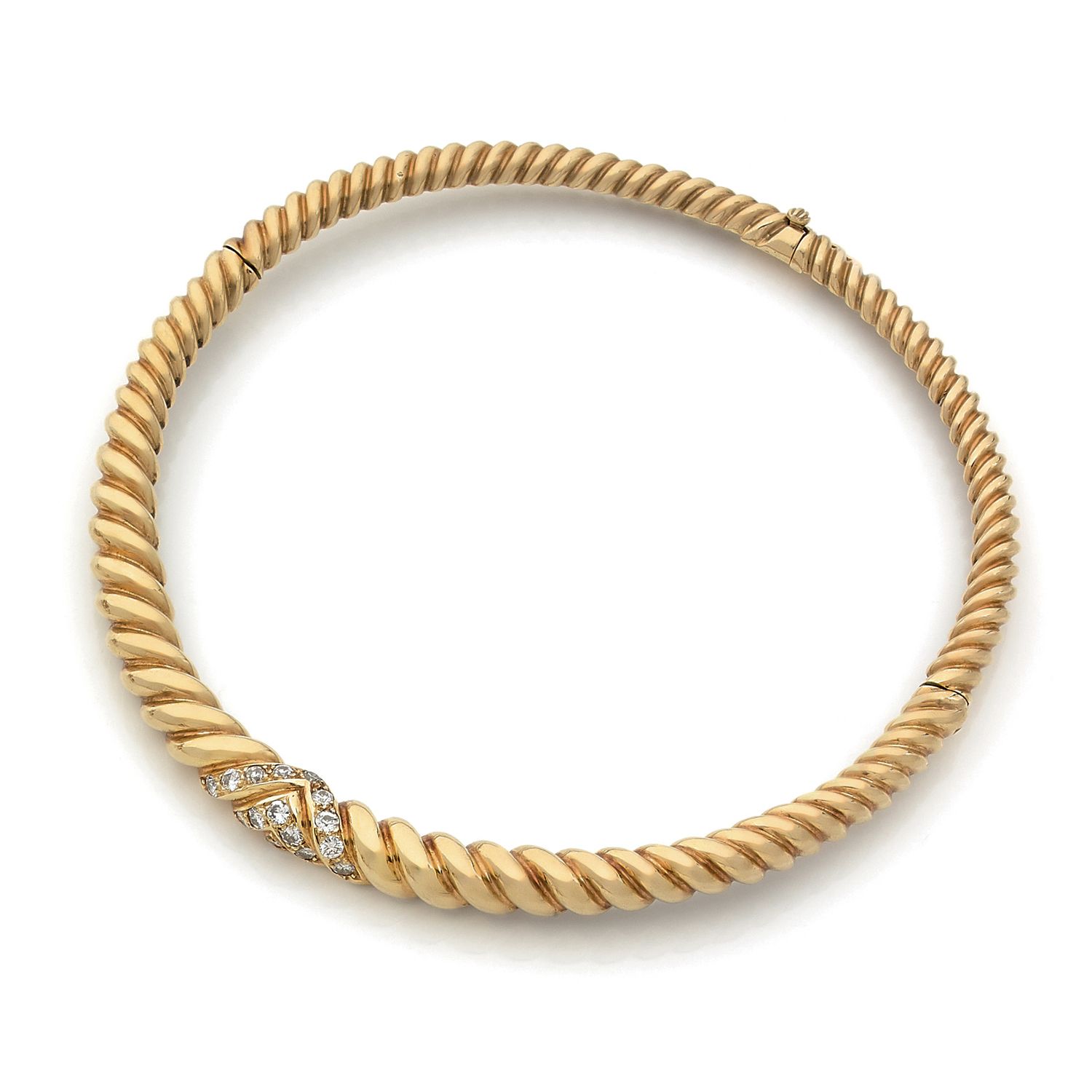 Null 刚性18K(750‰)黄金扭曲项链，中间镶嵌钻石

1980年代的法国作品

直径：10,7 cm

毛重：69克