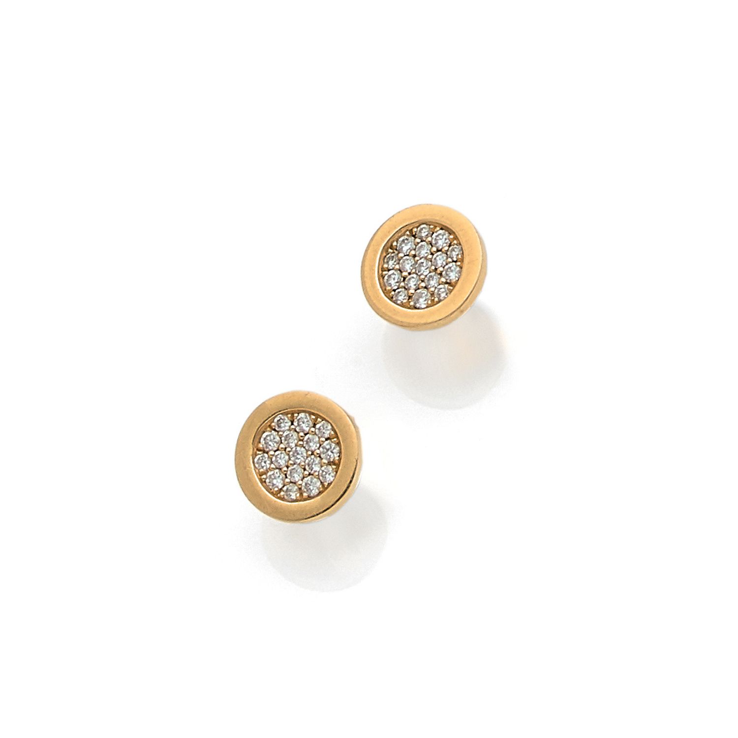 Null FRED, Paris

Pair of studs in 18K yellow gold (750‰) adorned in

their cent&hellip;
