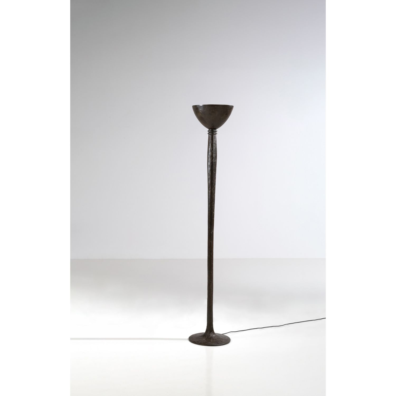 Null ƒ Philippe Anthonioz (born 1953)

Model L073 - N° 3/8

Floor lamp

Bronze

&hellip;