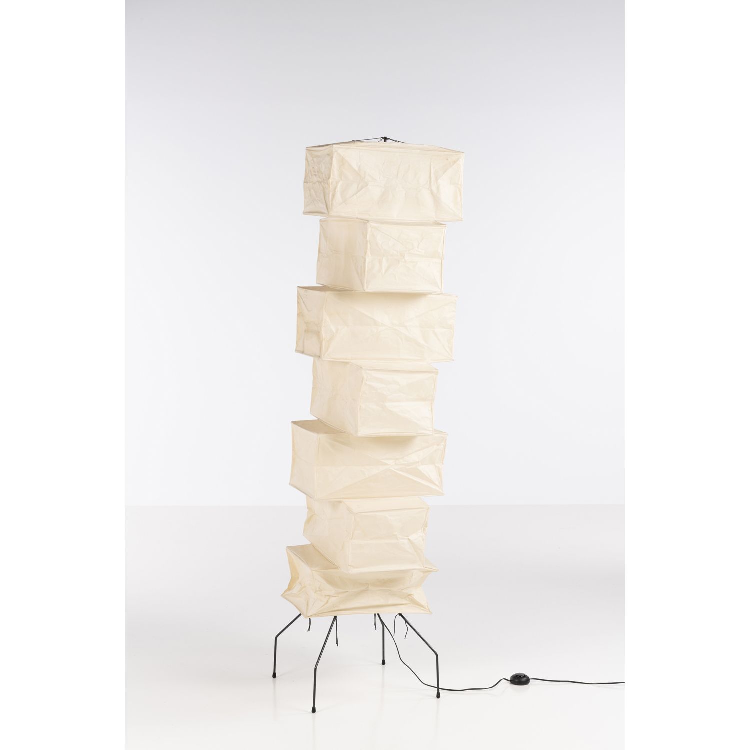 Null Isamu Noguchi (1944-1988)

Série Akari

Lampadaire modèle UF4-L10

Papier W&hellip;