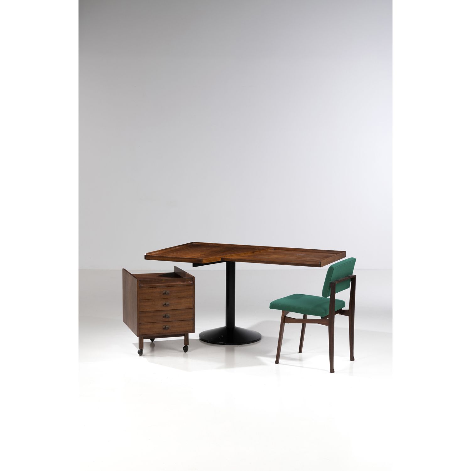 Null Franco Albini (1905-1977)

Model n°840, 'Stadera'

Desk with compartment an&hellip;