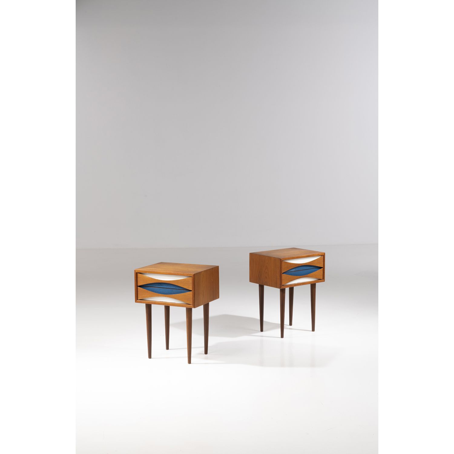 Null Niels Clausen (20th c.)

Pair of side tables

Teak and lacquered wood

Edit&hellip;