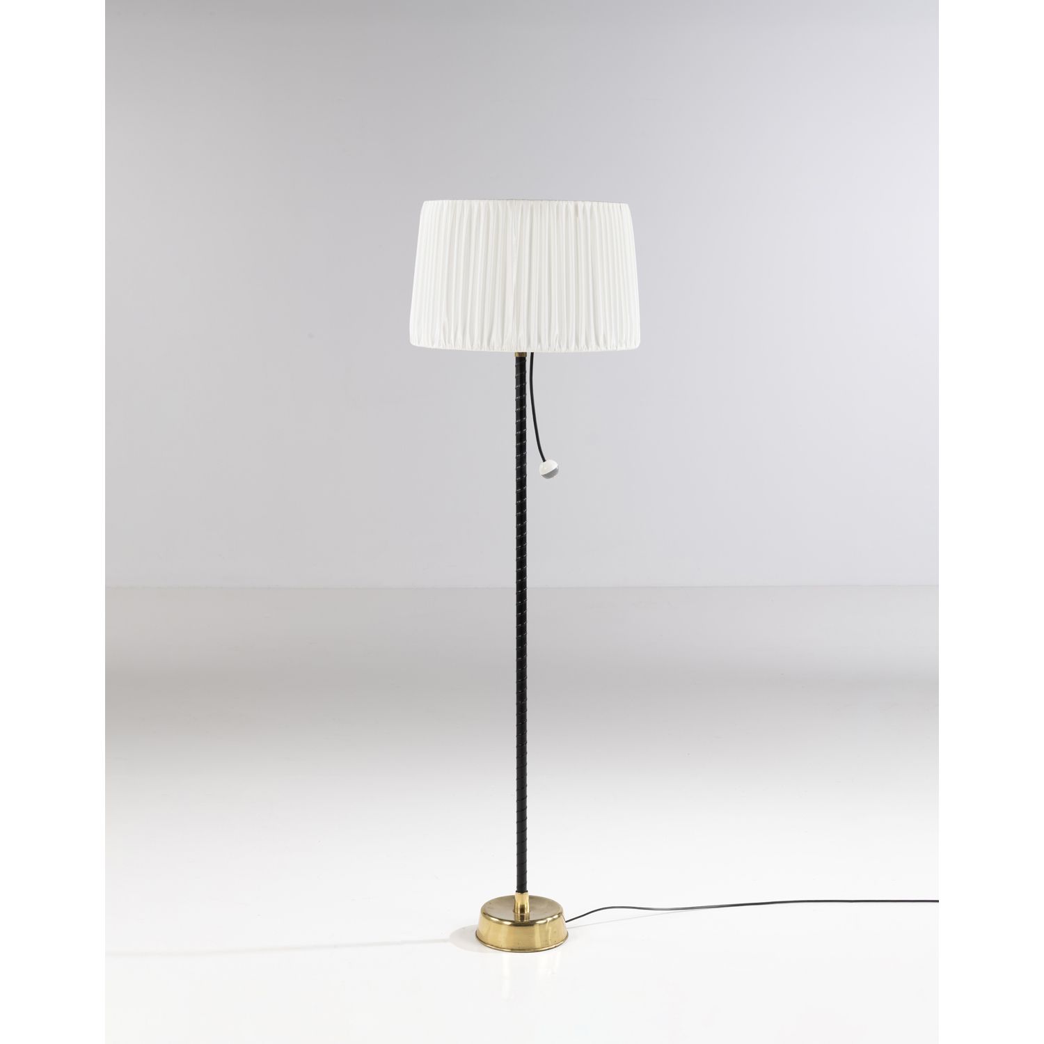 Null Lisa Johansson-Pape (1907-1989)

Model n°2061, 'Ihanne'

Floor lamp

Brass,&hellip;