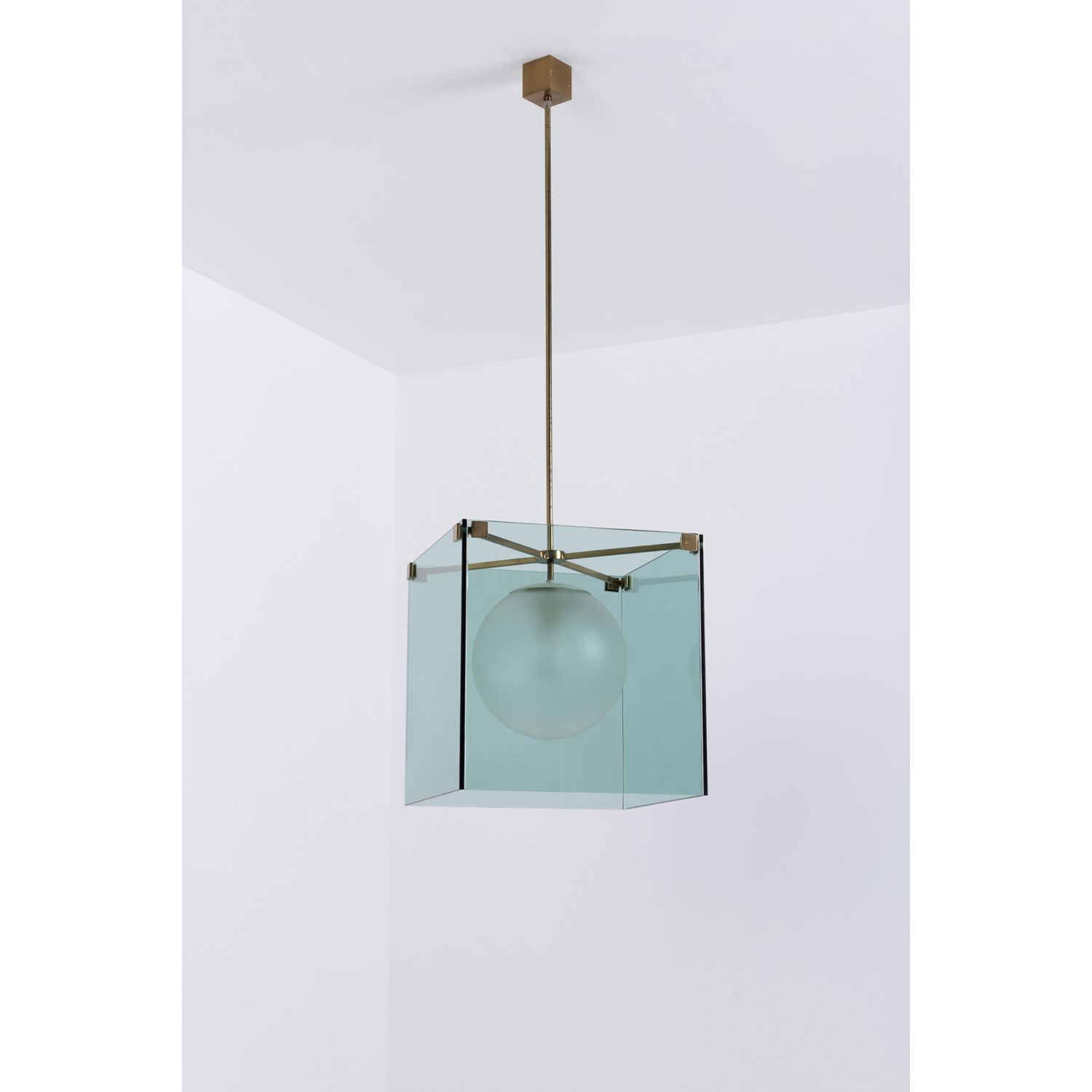 Null Max Ingrand (1908-1969)

Model n° 2073

Suspension

Brass, glass and froste&hellip;
