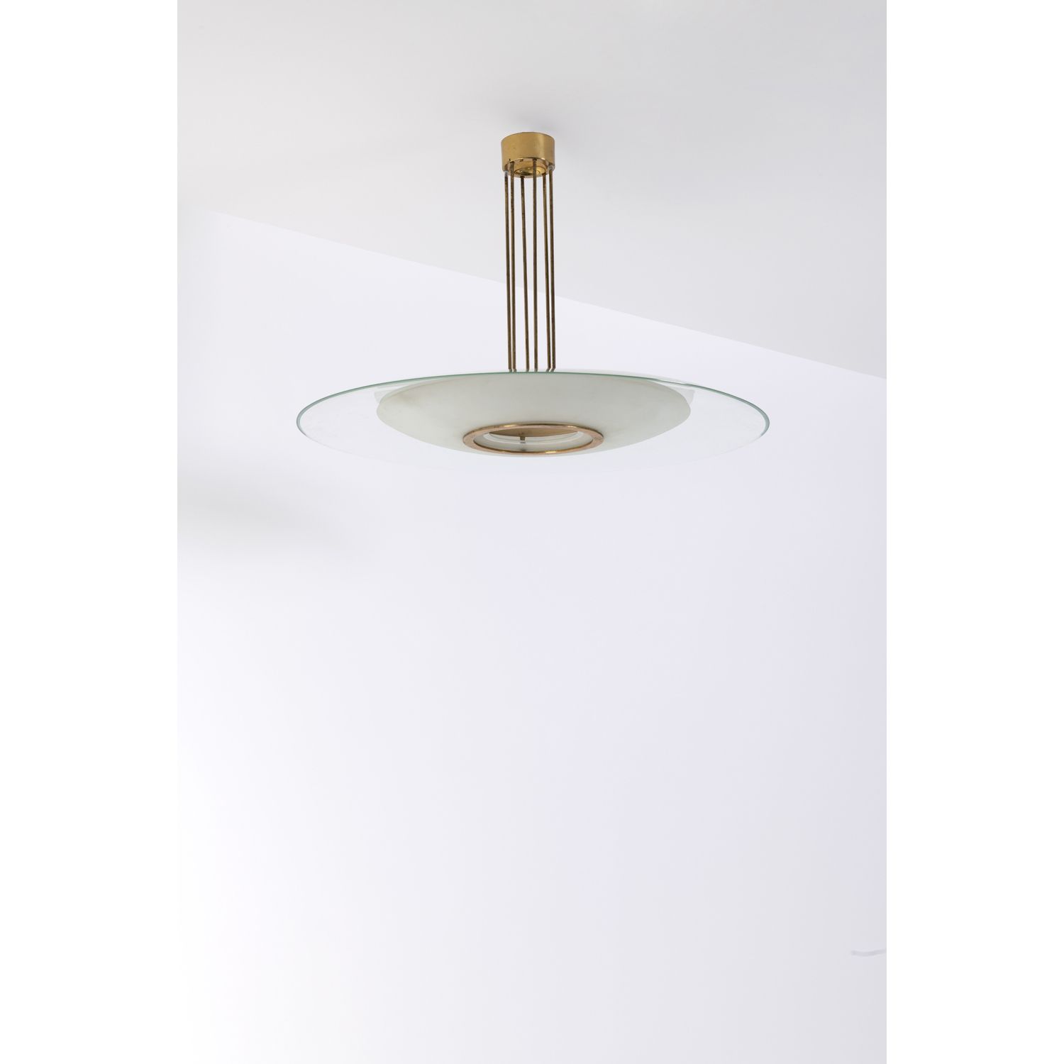Null 马克斯-英格朗(1908-1969)

1498型

吊灯

黄铜、铝、玻璃和喷砂玻璃

Fontana Arte版

1955年左右创建的模型

高&hellip;