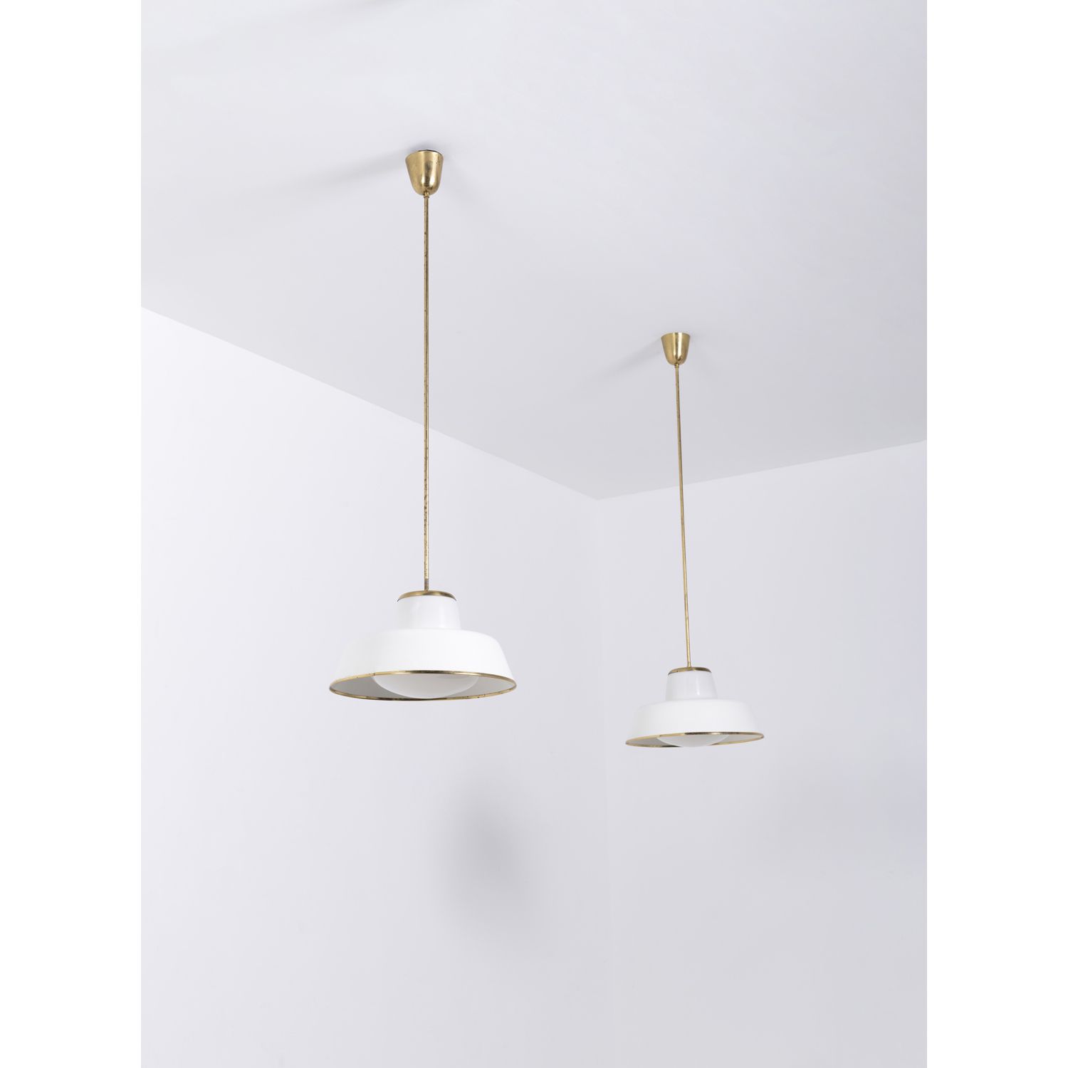 Null Lisa Johansson-Pape (1907-1989)

Pair of suspensions

Brass, lacquered meta&hellip;