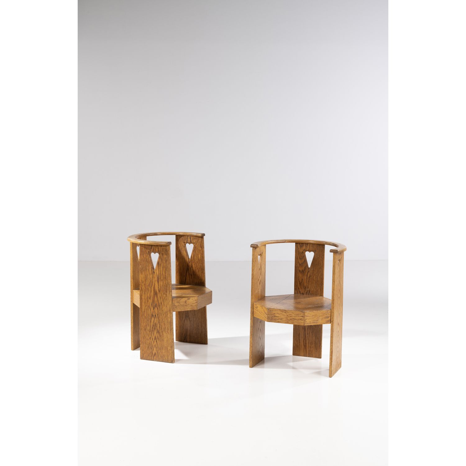 Null Eliel Saarinen (1873-1950)

Paar Sessel

Eiche

Modell entworfen um 1910

H&hellip;
