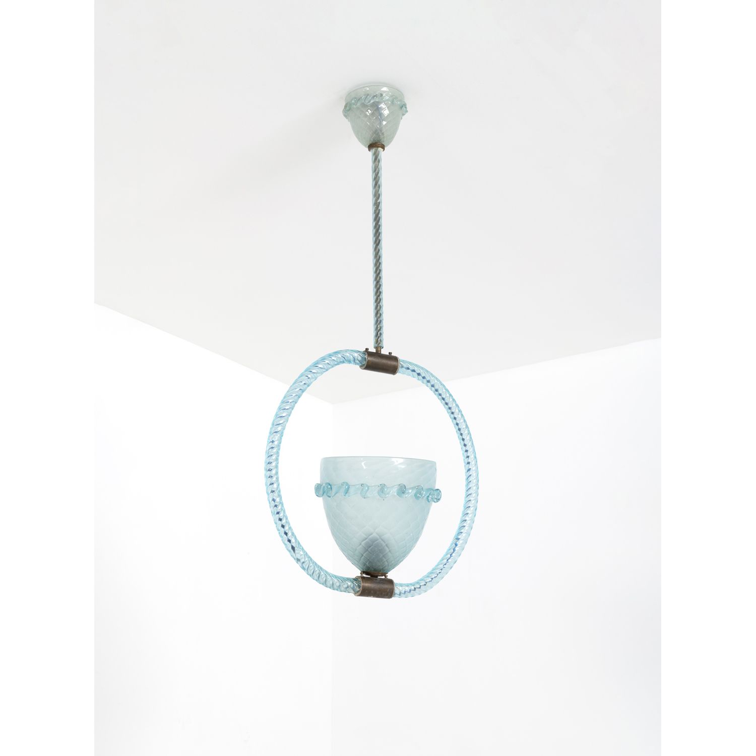 Null Ercole Barovier (1889-1974), 归功于

吊灯

穆拉诺玻璃、黄铜和金属

设计于20世纪50年代

高 93 × 宽 41&hellip;