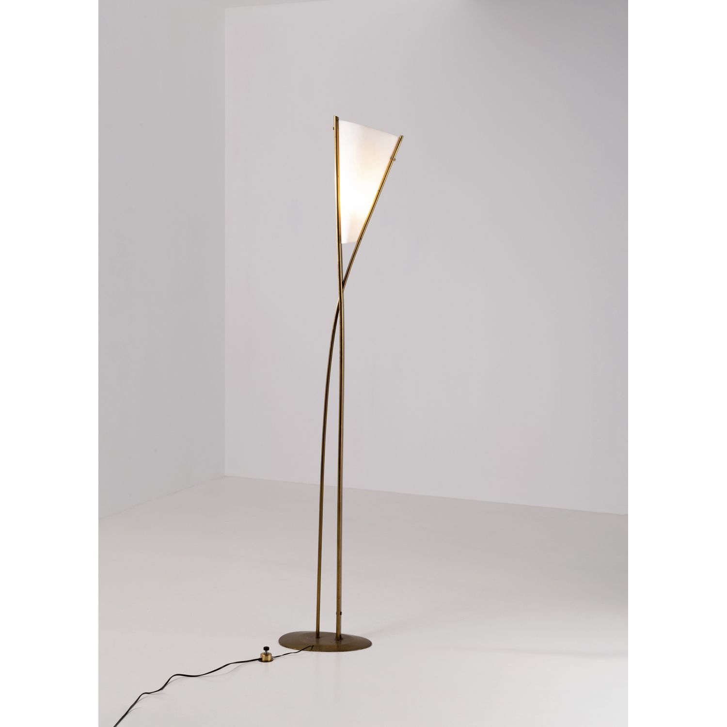 Null Max Ingrand (1908-1969)

Modell Nr. 1819

Stehlampe

Messing und sandgestra&hellip;