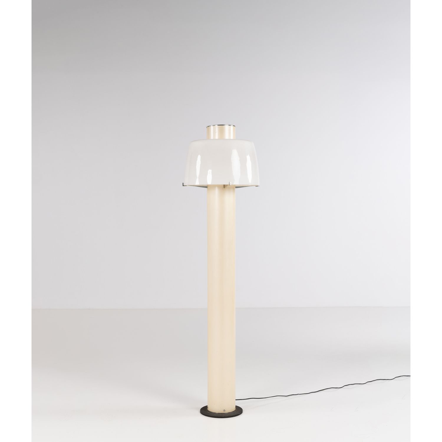 Null Gino Sarfatti (1912-1985)

Modell Nr. 1006

Stehlampe

Aluminiumguss, Alumi&hellip;