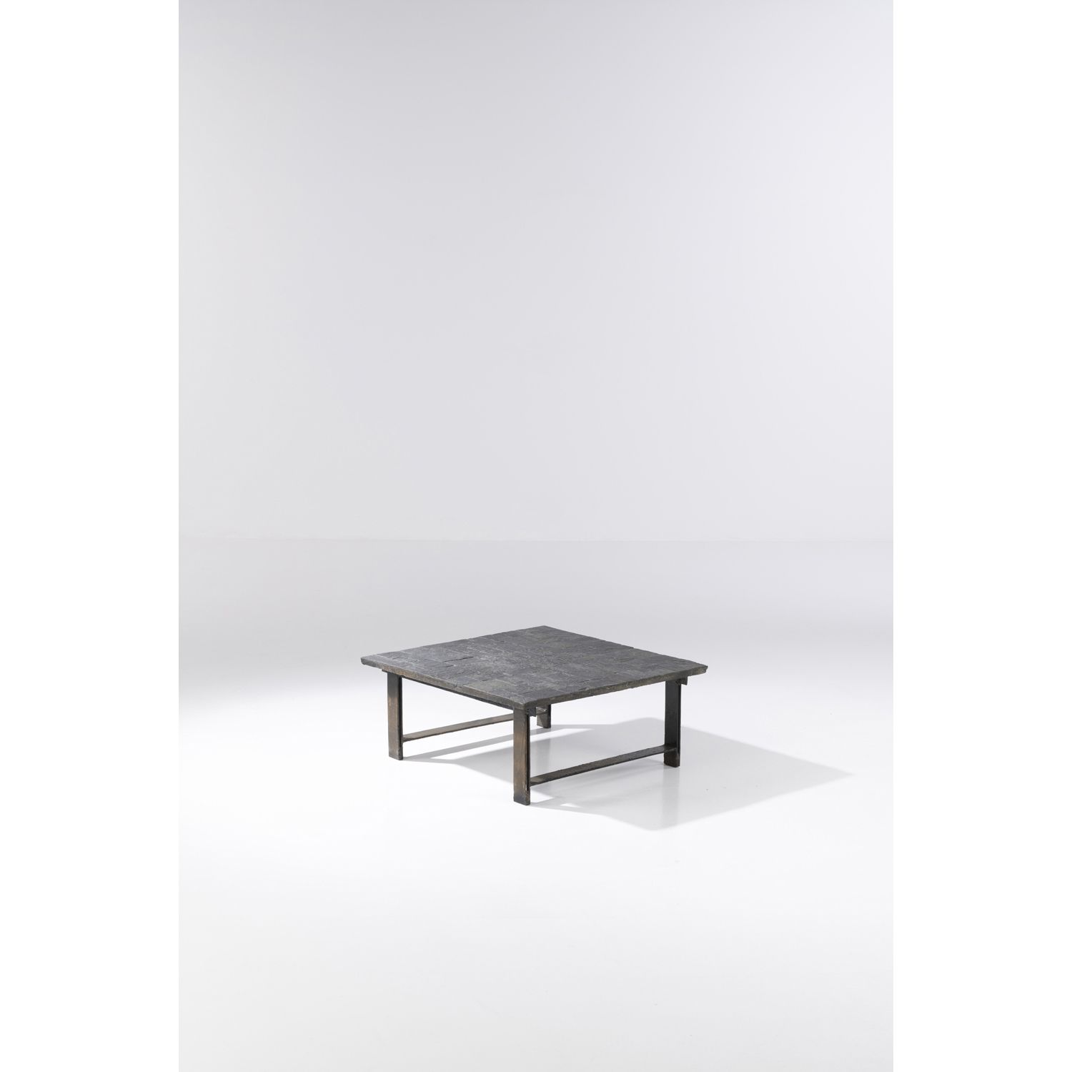 Pia Manu (XXe) Table basse Pia Manu (20th c.)


Coffee table


Metal and shale

&hellip;
