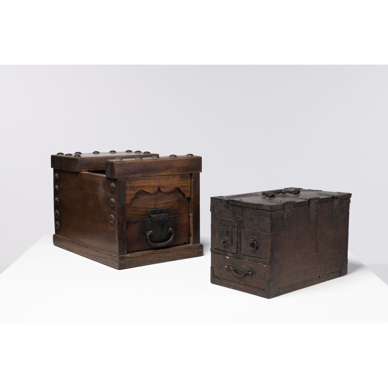 Japon XIXème siècle Japan 


Nineteenth century


Two casket for receiving offer&hellip;