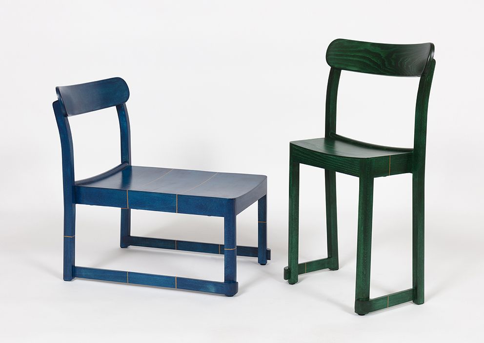 Studio NOCC 减法/加法



"通过将材料从一把椅子转移到另一把椅子上，我们从原来的椅子上创造了两个新的生命体。一把舒适度惊人的贵妃椅和一把窄小的椅&hellip;