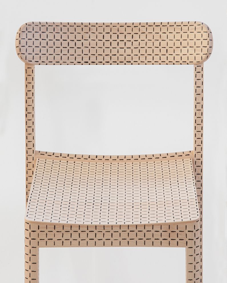 TAF Studio Open grid



La chaise Atelier est estampée d'un motif personnalisé n&hellip;