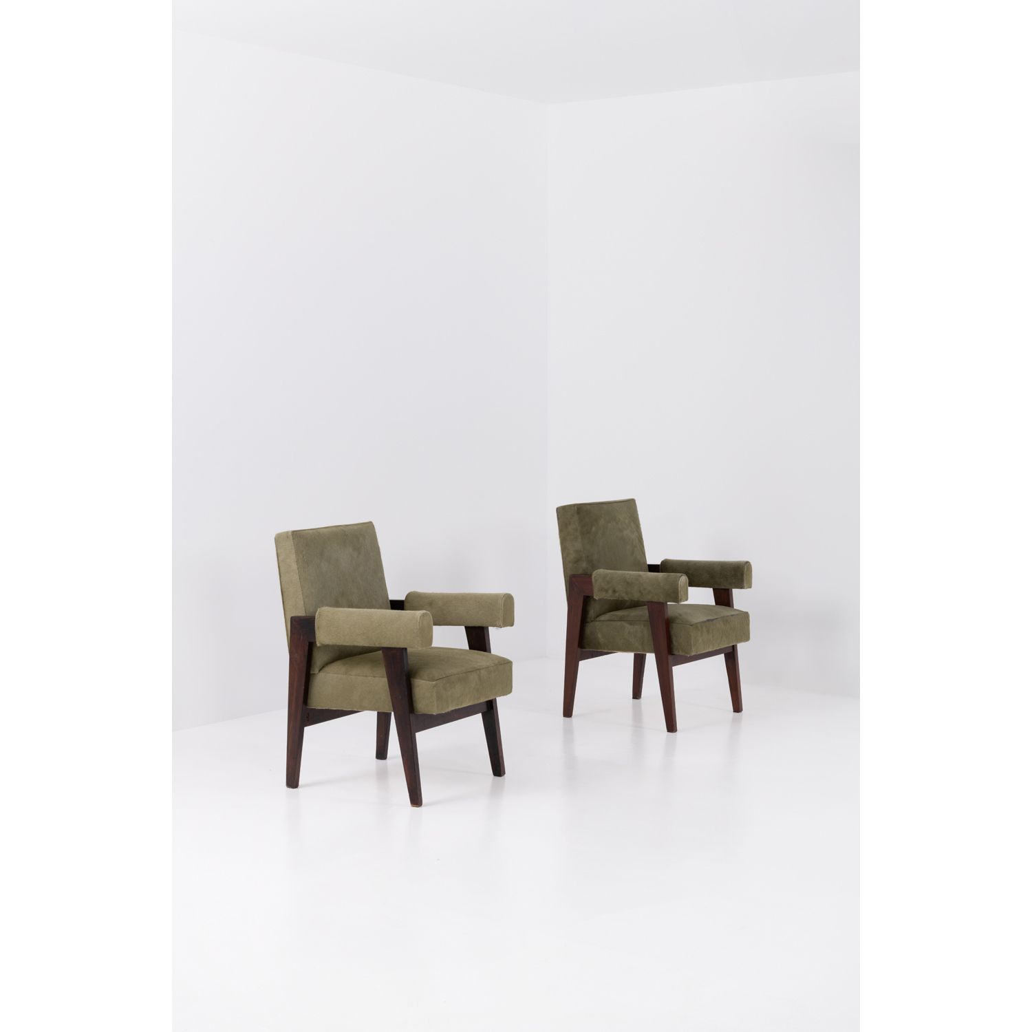 Pierre Jeanneret (1896-1967) Paire de fauteuils dits 'Advocate' 皮埃尔-让内(Pierre Je&hellip;