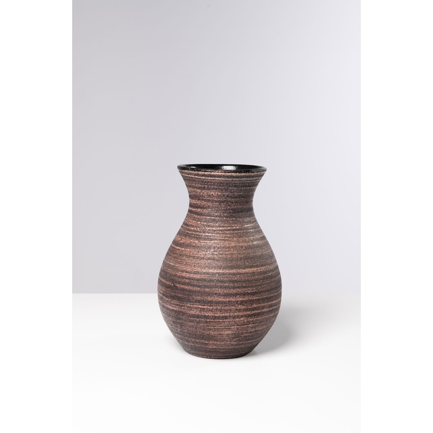 Accolay (XXème) Vase Accolay (20th)
Vase
Glazed stoneware
Signed under the base &hellip;