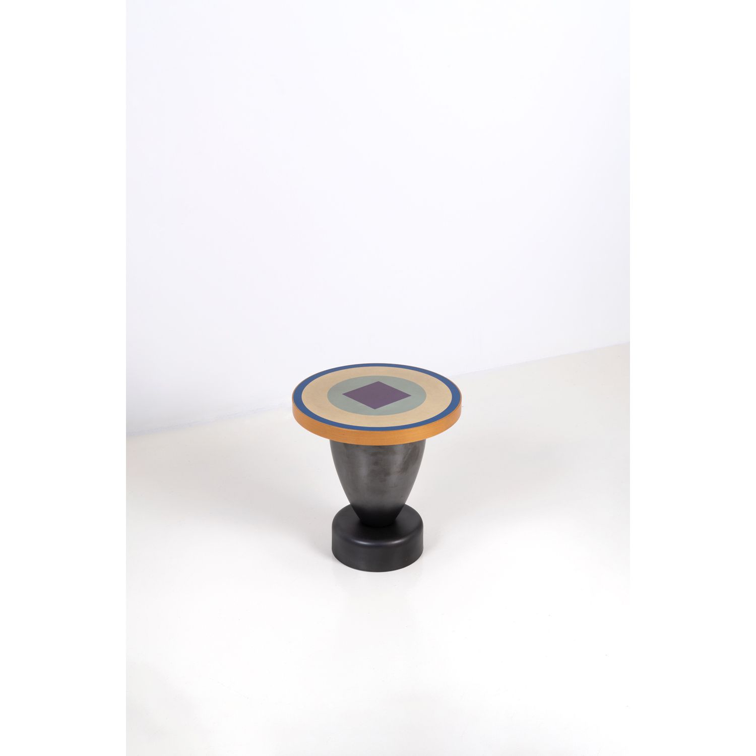 Ettore Sottsass (1917-2007) Side table Ettore Sottsass (1917-2007)
Table d’appoi&hellip;