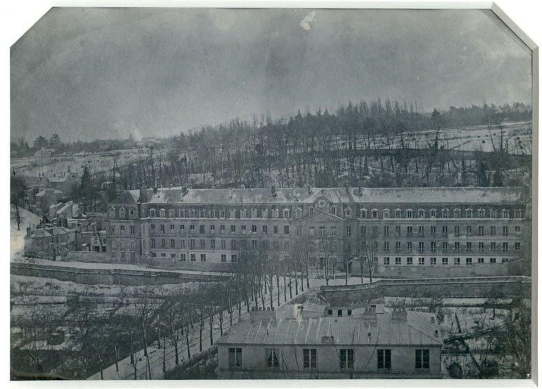 Eugène BÉRANGER Vue de la façade de la Manufacture de Sèvres, c.1850 Épreuve d'é&hellip;