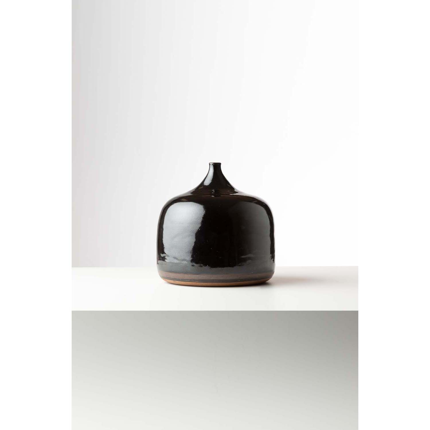 Null Jacques Pouchain (1927-2015)
Vase soliflore
Céramique émaillée
Monogramme '&hellip;