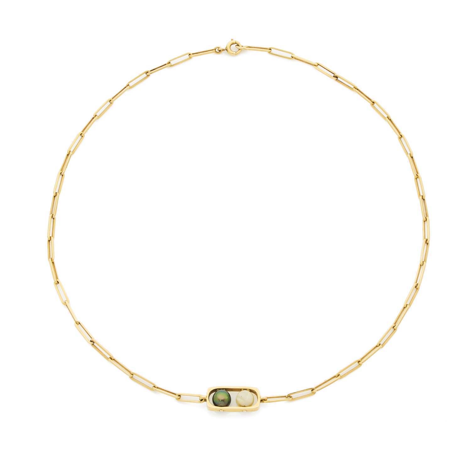 Null DINH VAN für Pierre CARDIN
1972
Halskette aus Gelbgold mit weißen und grau &hellip;