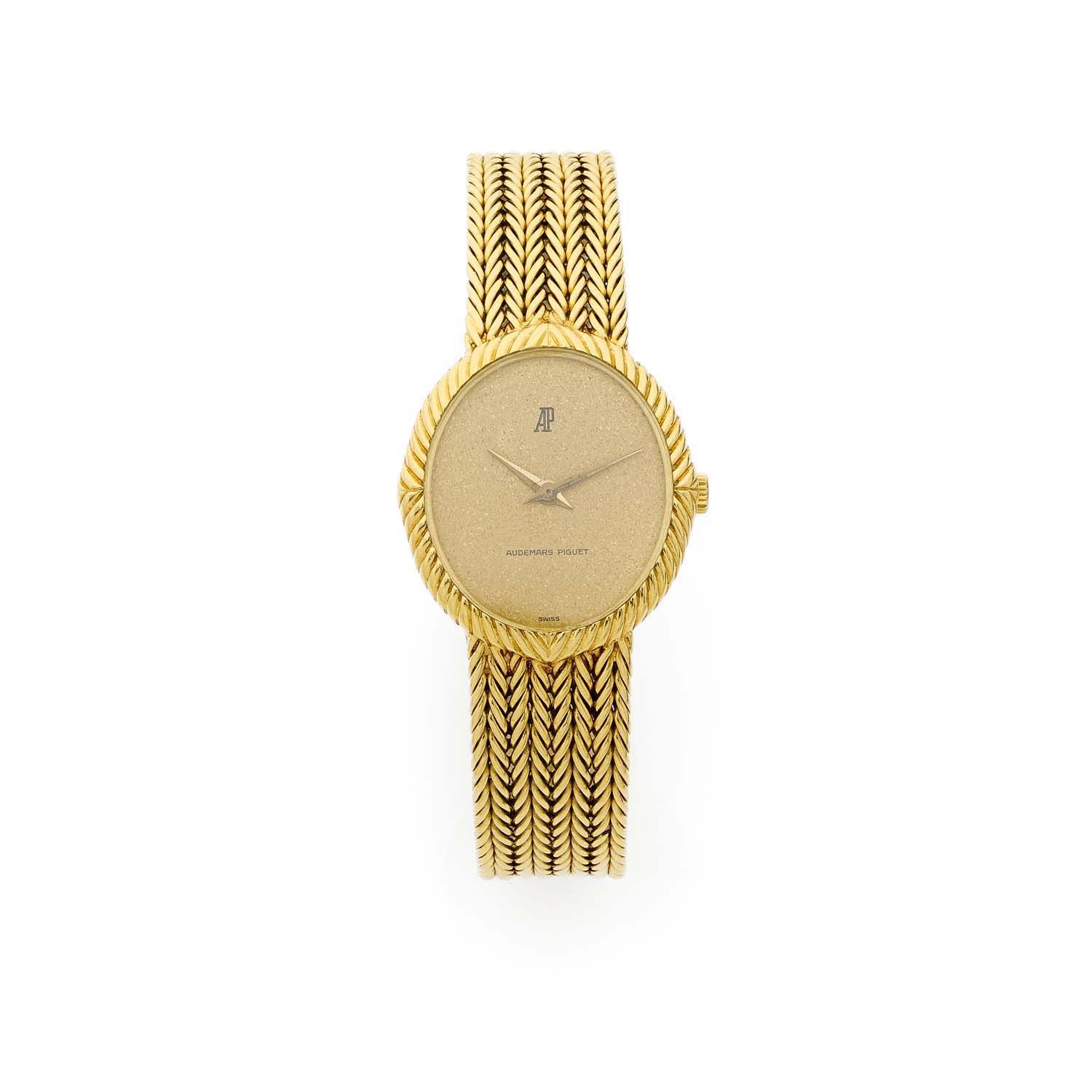 Null AUDEMARS PIGUET
No. B61400
Ladies' wristwatch in 18k (750) yellow gold
Oval&hellip;