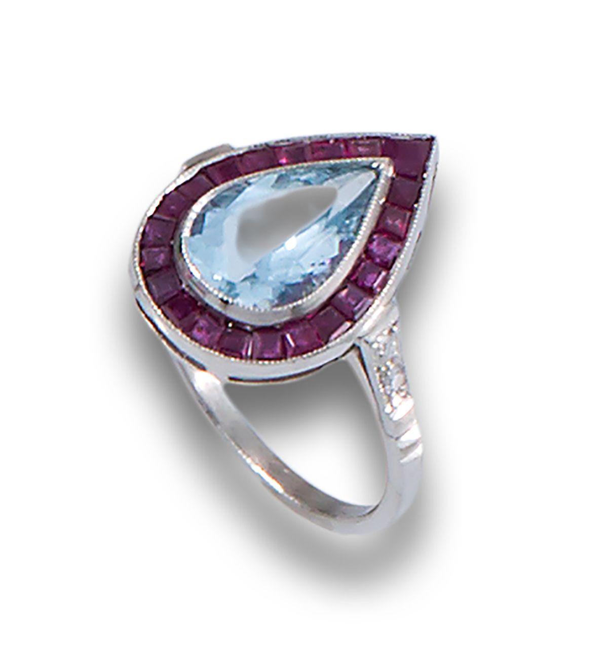 PLATINUM AQUAMARINE PLATINUM RING RUBIES Platinring mit Aquamarin in der Mitte, &hellip;