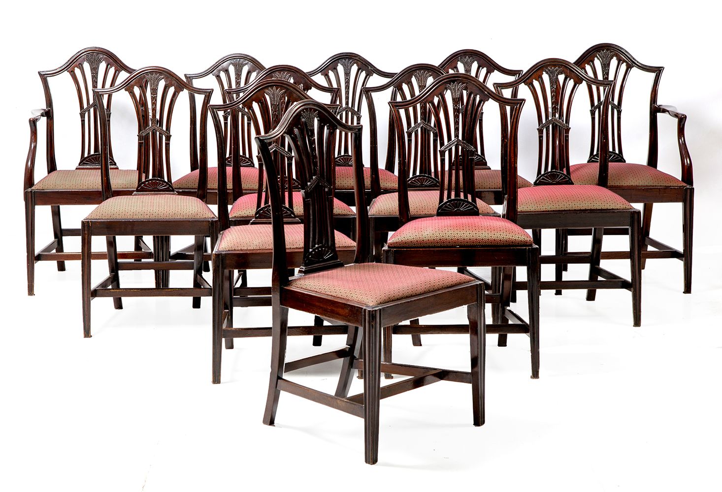 Ten chairs and two butts in English chippendale style Ensemble de 10 chaises et &hellip;